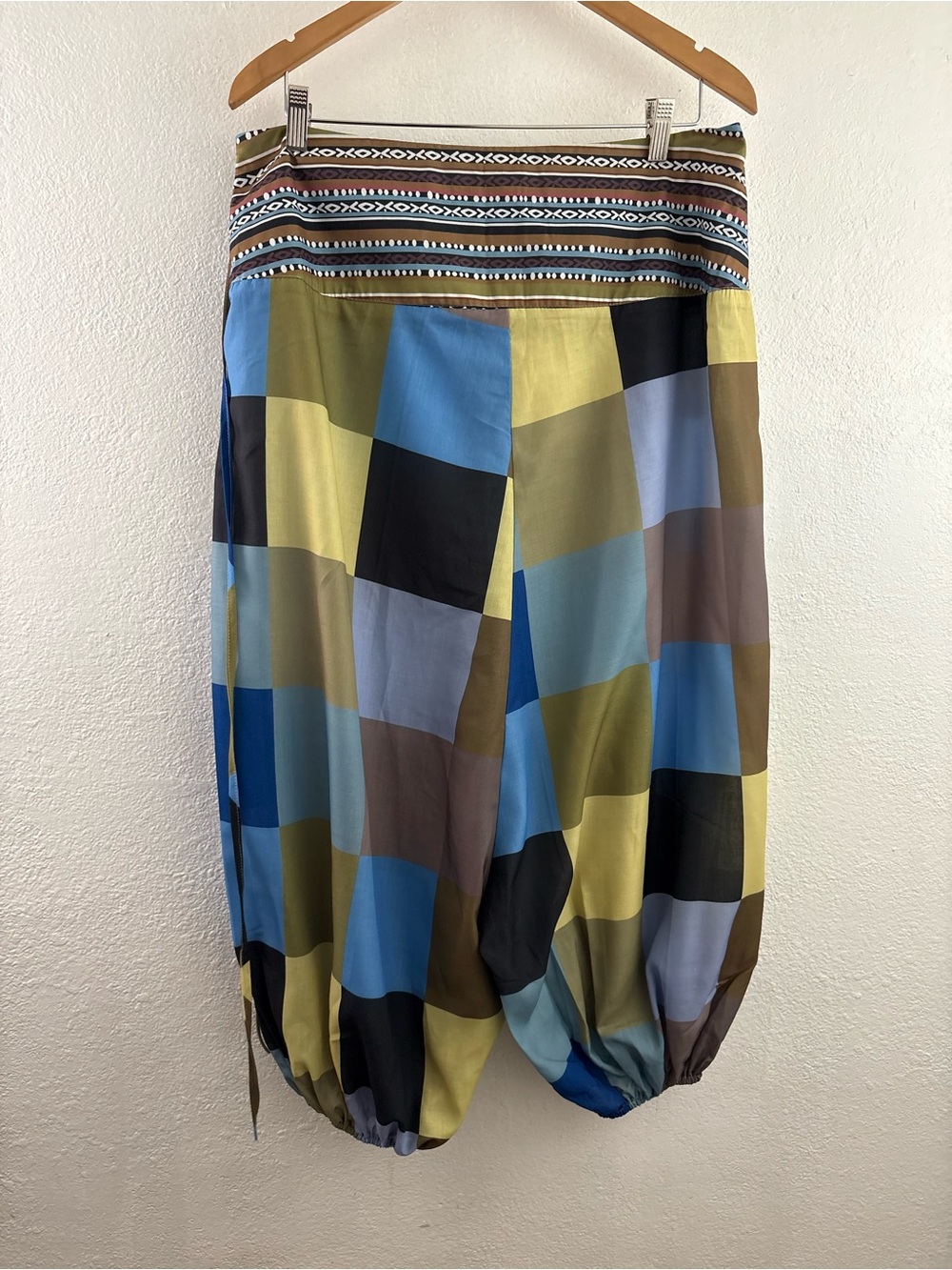 harem pants geometric checkered pattern and a decorative patterned waistband 2XL